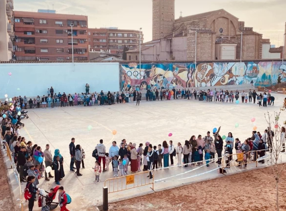 Flamenco en France lance une cagnotte de soutien pour les sinistrés des inondations à Valencia en octobre dernier. 

Les dons recueillis seront reversés à l'association des Parents d'élèves du groupe scolaire Padre  Majon, dans la quartier de La Torre. 

flamencoenfrance.fr/evenements/cam…