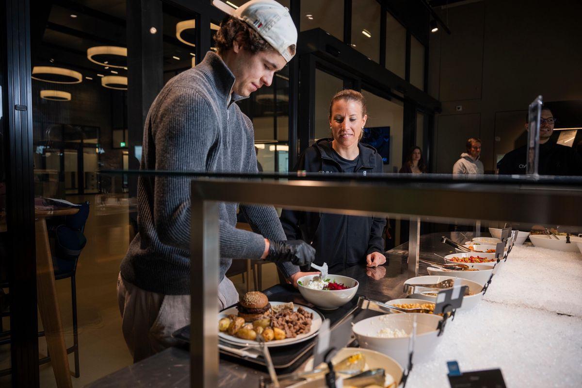 Keine Pommes, kein Zucker und erst recht kein Alkohol: Das Spitzensportzentrum OYM geht neue Wege. Die Athleten sind begeistert. tagesanzeiger.ch/ernaehrung-im-…