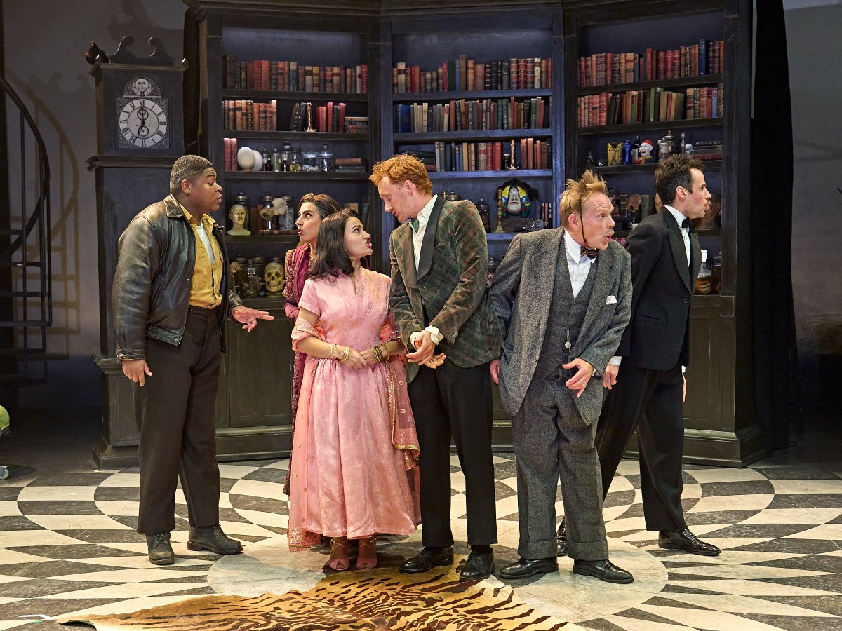 mi_workshops's tweet photo. The Cat and The Canary - Minerva Theatre A fabulous co production with Told by an Idiot and Chichester Festival Theatre bought to life with a set designed by Angela Davies, with it’s gothic horror comedic set and beautiful show floor. Production Photos: Manuel Harlan https://t.co/KUYDEEKxfj