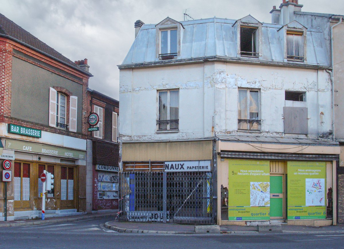 Pixdar's tweet photo. 22 novembre 2008... Rue du Général Leclerc, à hauteur de la rue des Callais, quartier de la gare d'Ermont-Eaubonne (Val d'Oise).

#ErmontEaubonne #valdoise #valparisis

👉 https://t.co/WJ73Sg2NML https://t.co/lRlg8pL2Mw