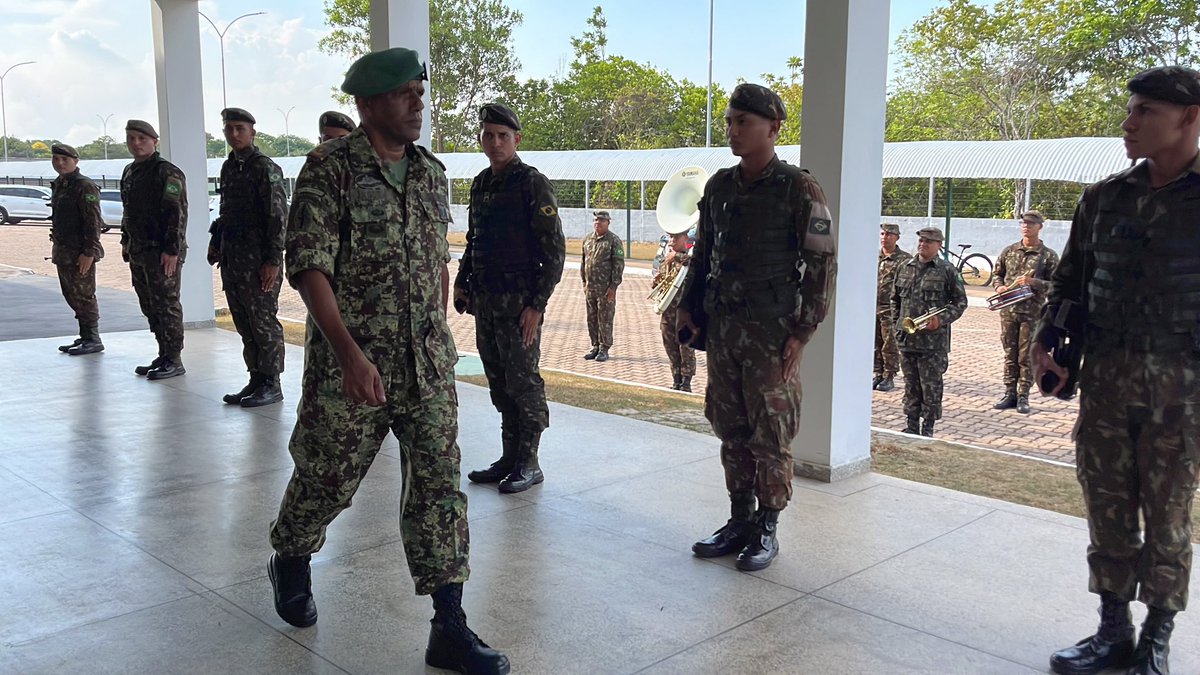 mindefsuriname's tweet photo. Tijdens de 22ste editie van de Regional Meeting of Military Exchange (RRIM) in Macapá, Brazilië zijn er afspraken met Brazilië gemaakt met betrekking tot trainingen voor Surinaamse militairen, werkbezoeken, deelname aan activiteiten, gezamenlijke grenspatrouilles en operaties. https://t.co/zpe7gpsu9K