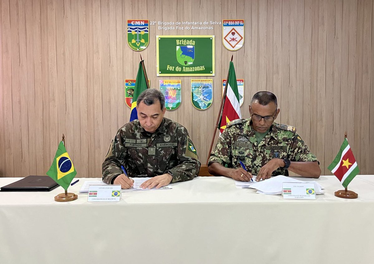 mindefsuriname's tweet photo. Tijdens de 22ste editie van de Regional Meeting of Military Exchange (RRIM) in Macapá, Brazilië zijn er afspraken met Brazilië gemaakt met betrekking tot trainingen voor Surinaamse militairen, werkbezoeken, deelname aan activiteiten, gezamenlijke grenspatrouilles en operaties. https://t.co/zpe7gpsu9K