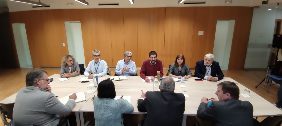 UGTPV's tweet photo. 🔴Nos reunimos con el ministro Energía y Turismo y su equipo, valorando las acciones de reconstrucción de las zonas afectadas x la #danacv 
🔴 La prioridad, luego de la atención a ls personas: 
➡️La Recuperación de las Infraestructuras. 
➡️Posibilitar la movilidad es fundamental https://t.co/9wVsUfgsCt