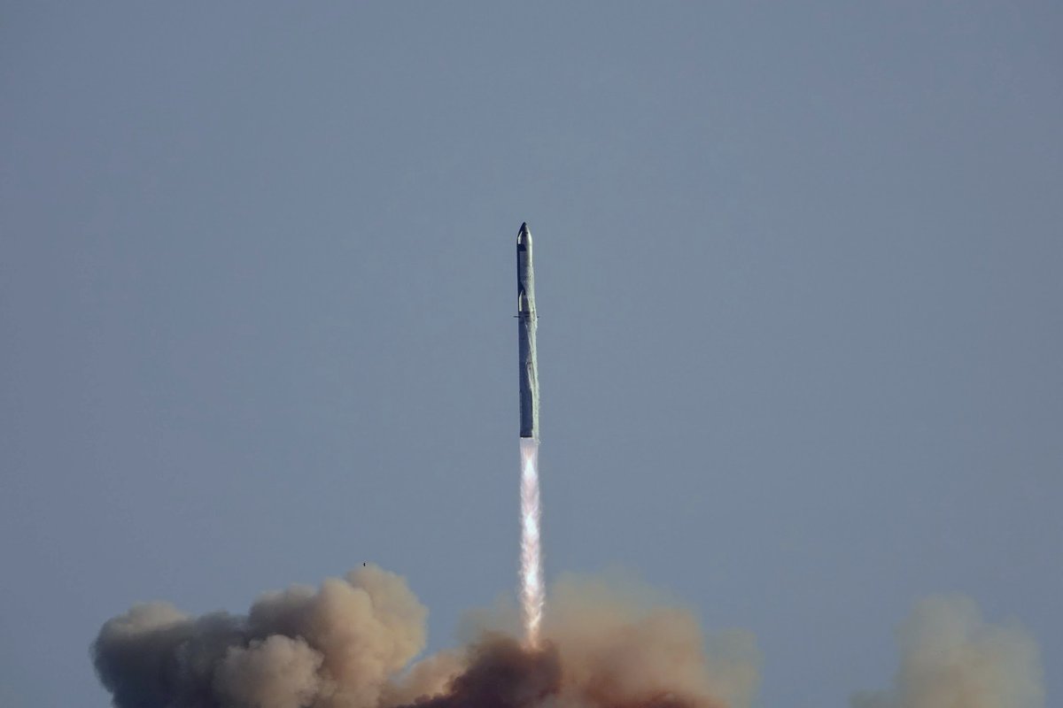 RucksackTech's tweet image. Wife and I just returned from Port Isabel and S Padre Island where, Tuesday afternoon, we watched — EXPERIENCED — @SpaceX&apos;s sixth launch of Starship and the Super Heavy booster. We were with my brother-in-law and his wife, whose son (our nephew) and daughter-in-law both are…