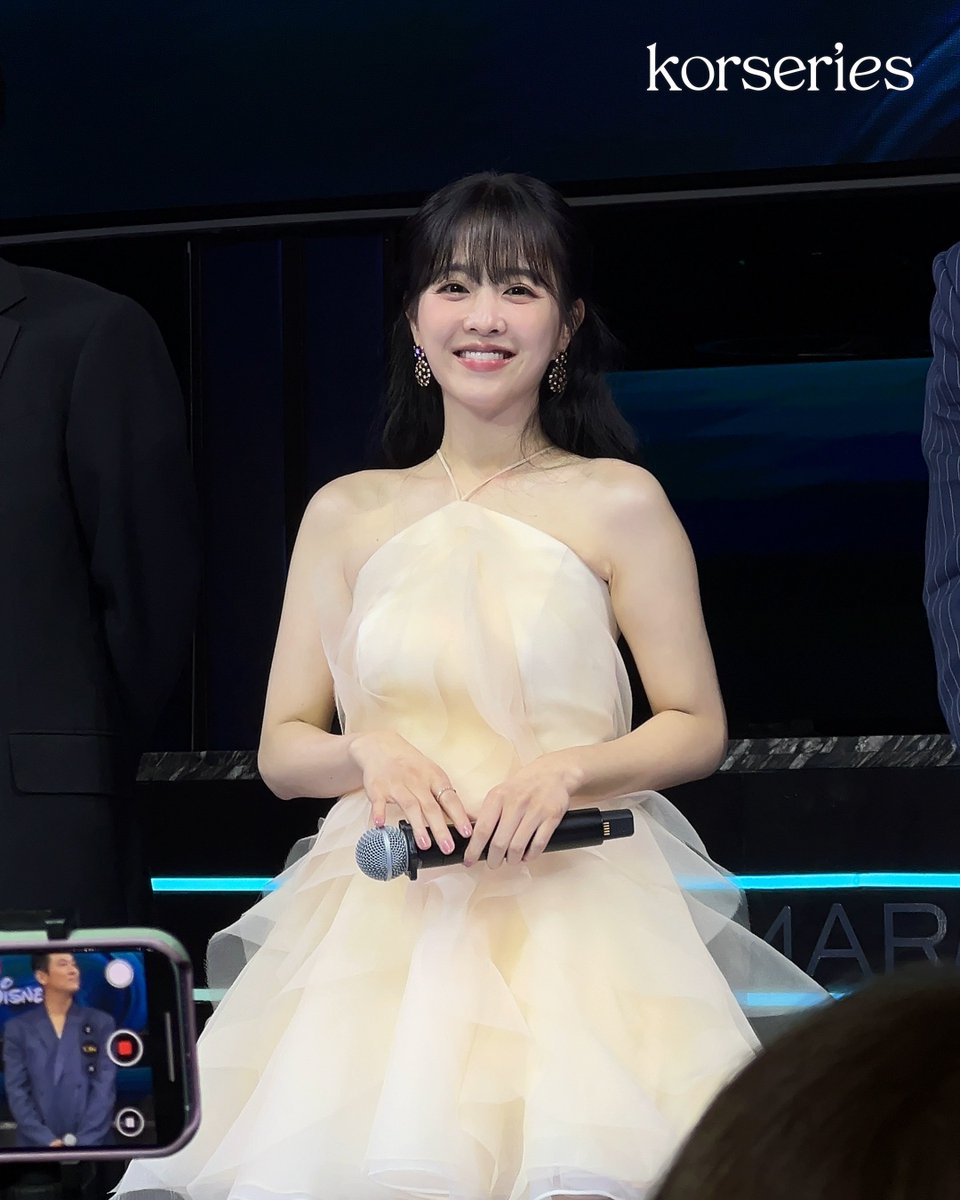 Korseries's tweet image. จูจีฮุน - พัคโบยอง พร้อมด้วย นักเขียนบทคังฟูล และ ผู้กำกับคิมฮีวอน จากซีรีส์ Light Shop มาพบปะแฟน ๆ ในงานอีเวนต์ Disney Presents: A Night of Stars Fan Event ที่สิงคโปร์เมื่อวานนี้💡✨

#JuJiHoon #ParkBoYoung #KangFull #LightShop #KimHeeWon #DisneyContentShowcase24 #ANightofStars