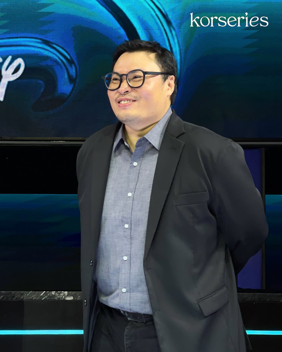 Korseries's tweet image. จูจีฮุน - พัคโบยอง พร้อมด้วย นักเขียนบทคังฟูล และ ผู้กำกับคิมฮีวอน จากซีรีส์ Light Shop มาพบปะแฟน ๆ ในงานอีเวนต์ Disney Presents: A Night of Stars Fan Event ที่สิงคโปร์เมื่อวานนี้💡✨

#JuJiHoon #ParkBoYoung #KangFull #LightShop #KimHeeWon #DisneyContentShowcase24 #ANightofStars