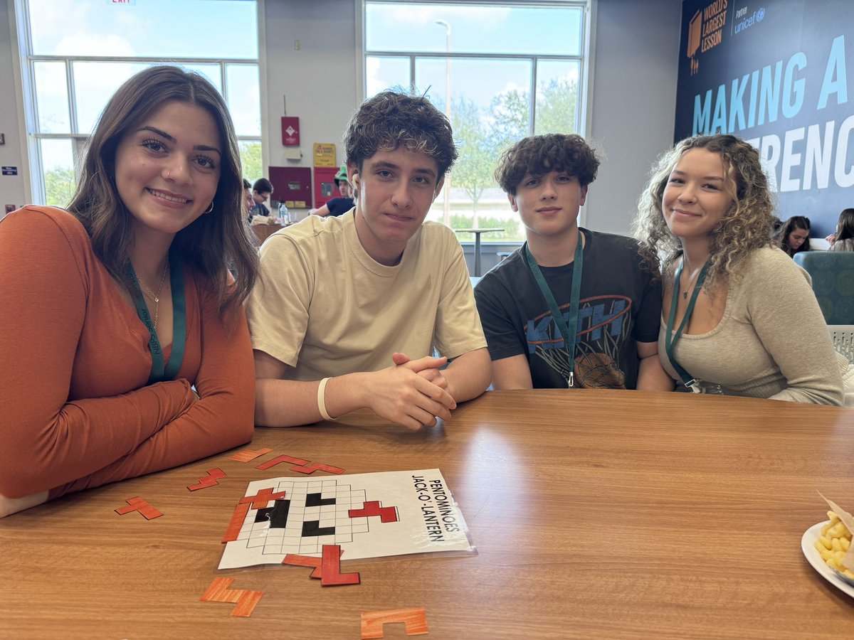 EatSleepMath's tweet image. Another month of #mathmagic at @NBPSEagles 

Last month we had fun puzzling w pentominoes pumpkins. This month we’re representing our thanks thru a bar graph 📊 of all things we’re thankful for!

Wishing everyone a wonderful Fall Break!