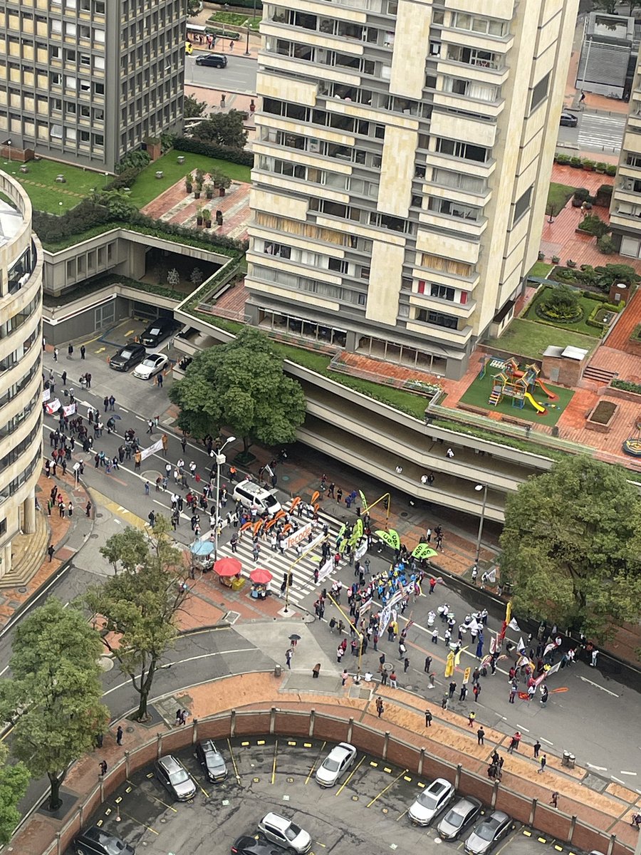 MAITOGONZALEZ's tweet photo. Me confirman si esta es la súper marcha de apoyo de @fecode al presi?? @NoticiasRCN @NoticiasCaracol #fecode #petro https://t.co/VkWH1hvolQ