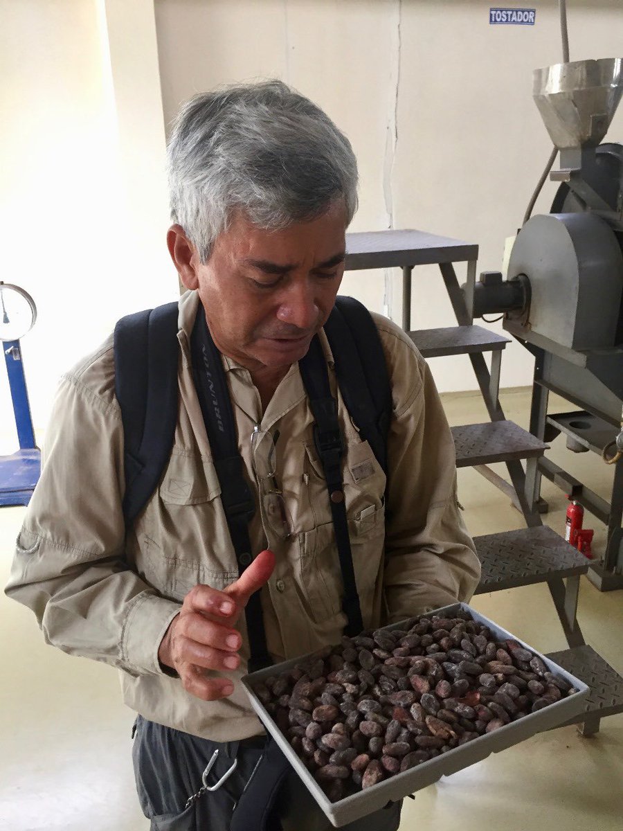 OriginalEcuador's tweet photo. Explore Hacienda El Castillo! 🏰

Walk the plantations, taste fresh cacao pulp, and witness the roasting process that transforms beans into fine Ecuadorian chocolate🍫😋

#Guayaquil https://t.co/6k9NAC8W6Q
