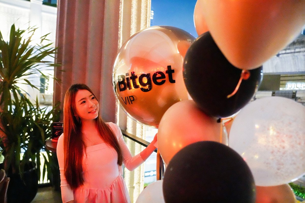 Angel_bitget's tweet image. Our first-ever Thailand VIP event was such a memorable experience! A big thank you to all the VIPs who joined us—you made it incredible. The kindness of the people here has truly touched my heart. I love Thailand! 🇹🇭💙 #BitgetVIPEvent #Thailand