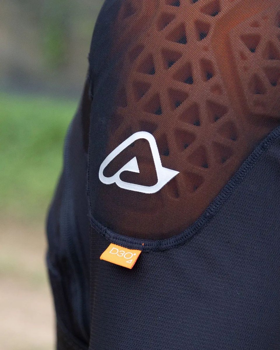 ⚡️FLUX AIR BODY ARMOUR⚡️ Lightweight, breathable and certified protection.
The mesh fabric construction ensures excellent breathability, making it ideal for every adventure with maximum comfort. Equipped with D3O.

#Acerbis #AcerbisUK #AcerbisMotorsport #bodyarmour
