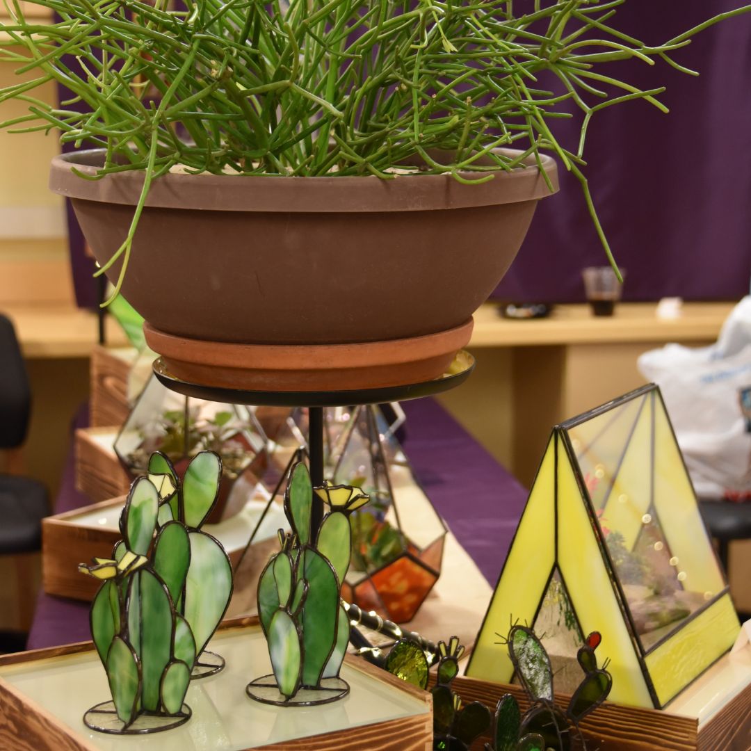 NubianMessage's tweet image. Paid Ad: The Crafts Fair is back! Sat. Nov. 23 at the NC State Crafts Center. 50+ artists = pottery, jewelry, glass &amp;amp; more 🔥
🎟️ Free w/ NC State ID, $3 for everyone else (13+). Buy tix online to skip the line: buff.ly/48VjJcn

Come early—this thing packs out! #MakeItHere