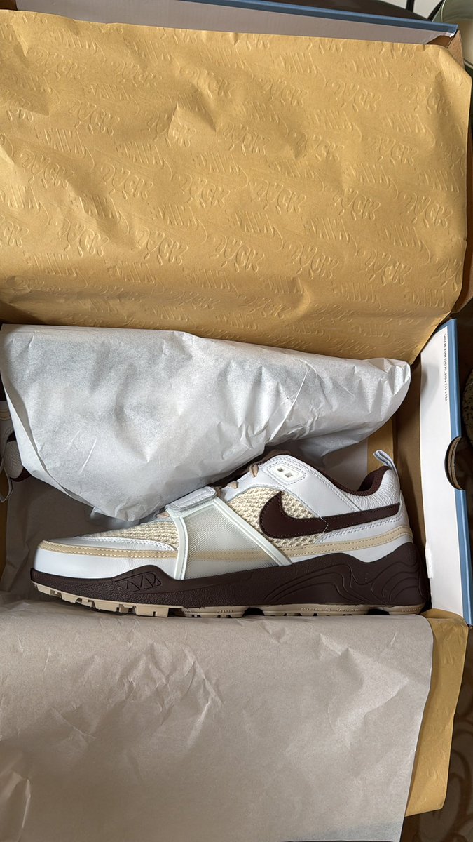 DetroitBlake's tweet photo. Anyone looking for zoom field jaxx size 12? https://t.co/wqCAjaOpwE