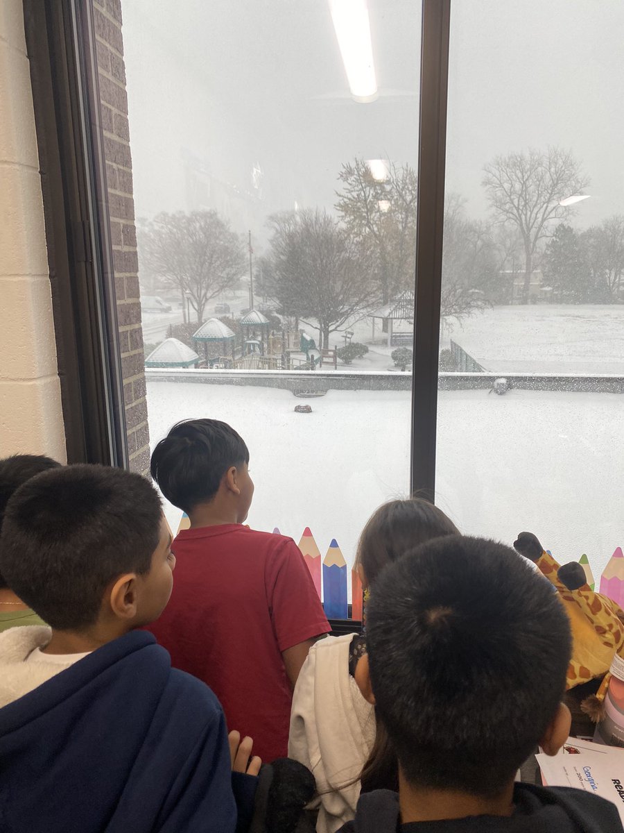 mpetersonD87's tweet photo. Perfect timing for our “Weather and Climate” unit! Precipitation includes snow ❄️  @RileyD87  #empower https://t.co/WdW9dMfVsq