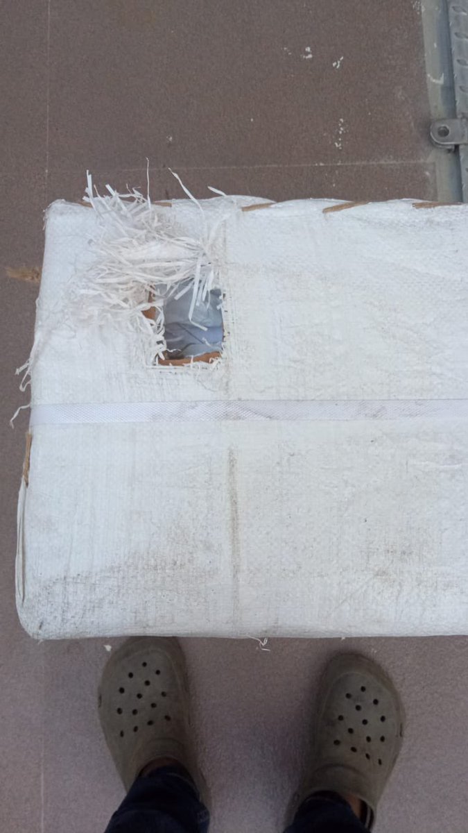 rgj311's tweet image. Recently had booked parcel from Pali to Bangalore in Jain Travels . We found that the parcel was opened and items are missing in it . 

We have strong trust issues against this incident now n feel unsafe.

#missingitems 
@Jaintravels_Reg 

Pics of all the details below given -