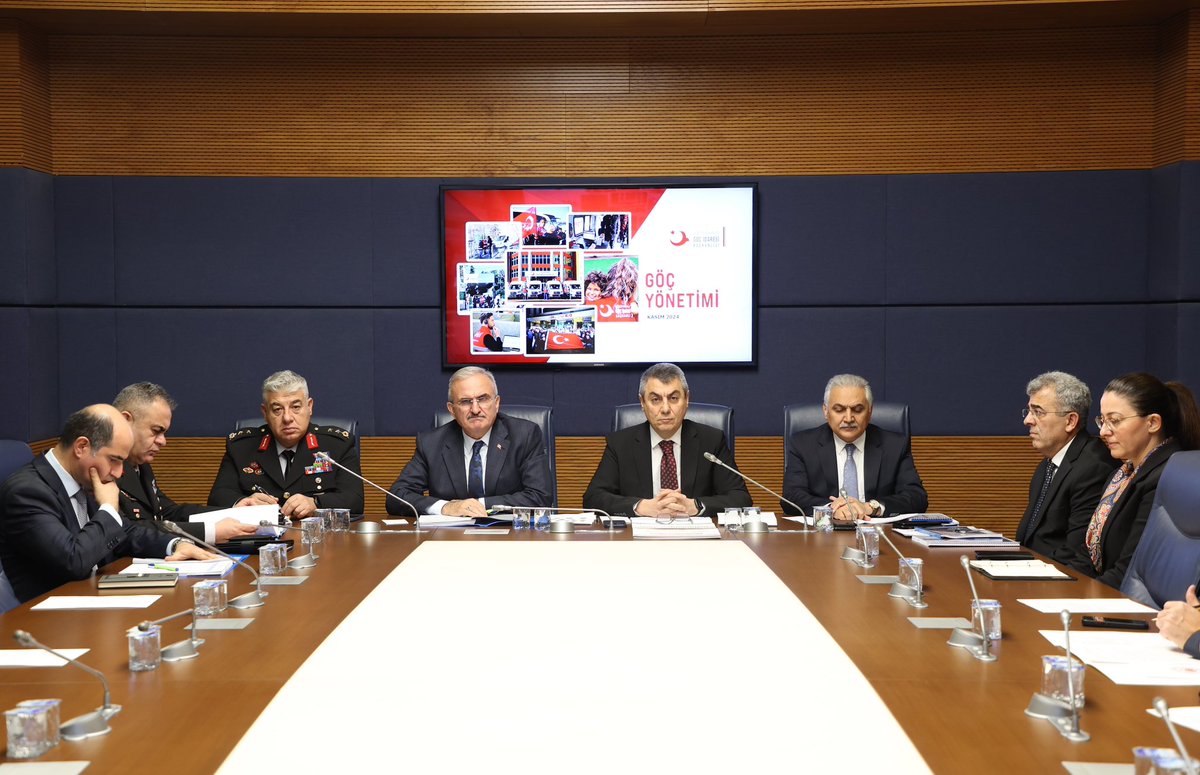 iekarayel's tweet image. Türkiye-AB Karma Parlamento Komisyonumuzun 81. Toplantısı hazırlıkları çerçevesinde; @TC_icisleri Bakanlığımızın brifing toplantısını Bakan Yardımcımız Sayın @munirkaraloglu’nun sunumu ile gerçekleştirdik.