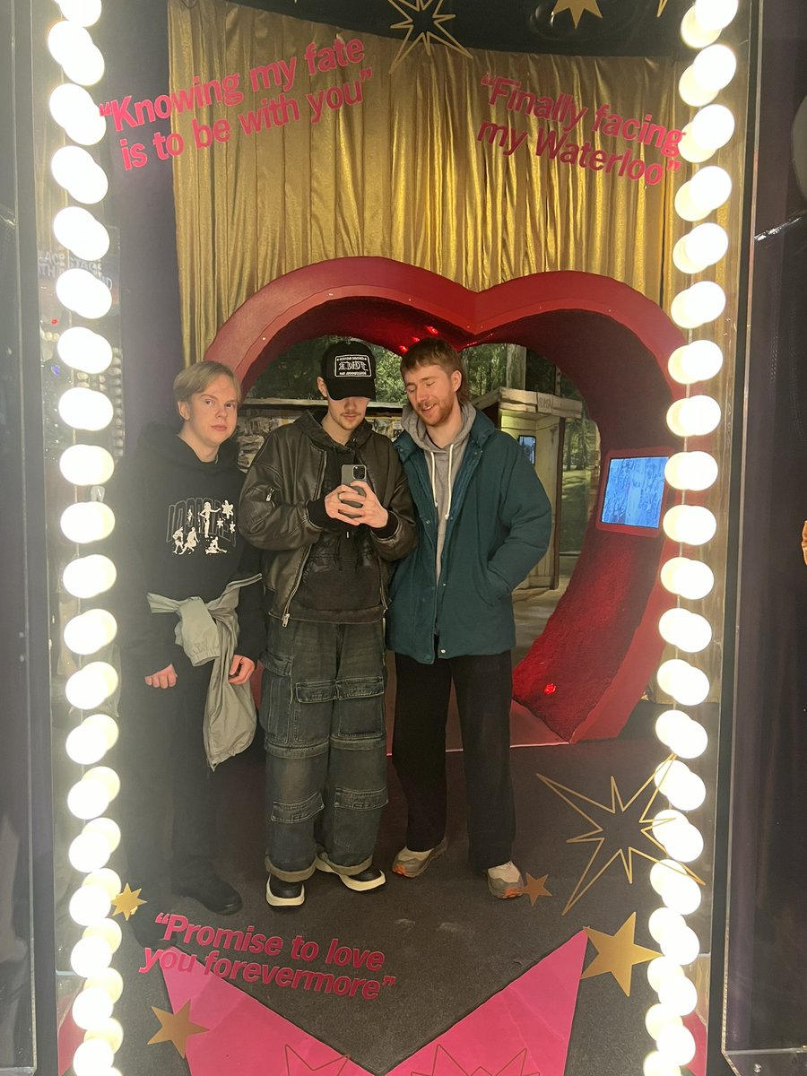 looking for local huzzingtons @ the ABBA museum