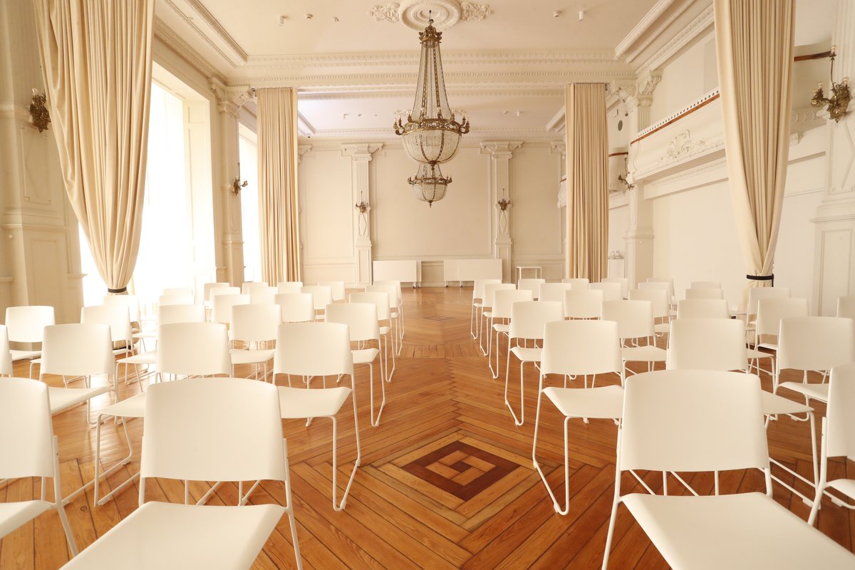 🎙️ Hoxe xogamos <a href="/aocontraataque/">Ao Contraataque</a> en A Sede!

📍 #SalónRegio
⌚️ 22:00h
🎟️ Entrada de balde ata completar capacidade

👥 En directo na <a href="/RadioGalega/">Radio Galega</a> con <a href="/mmourino/">Marián Mouriño</a>, Claudio Giráldez e Ana Toubes.