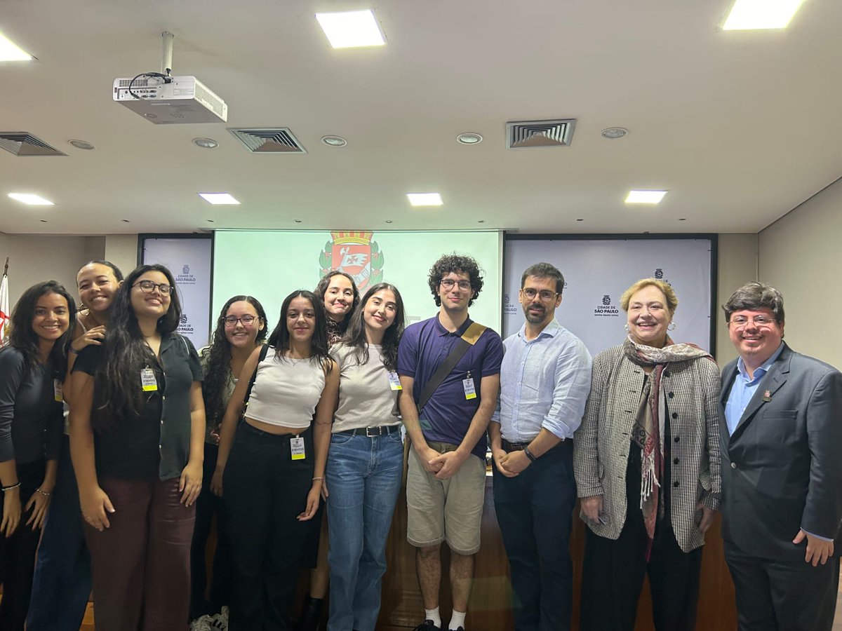 laboppi's tweet photo. Nesta semana, a turma de "Análise de Política Externa", ministrada pelo Prof. @OsmanyPorto realizou uma visita à Secretaria Municipal de Relações Internacionais de São Paulo! O curso de Relações Internacionais agradece a parceria com a Prefeitura! https://t.co/iDt1q4mTER