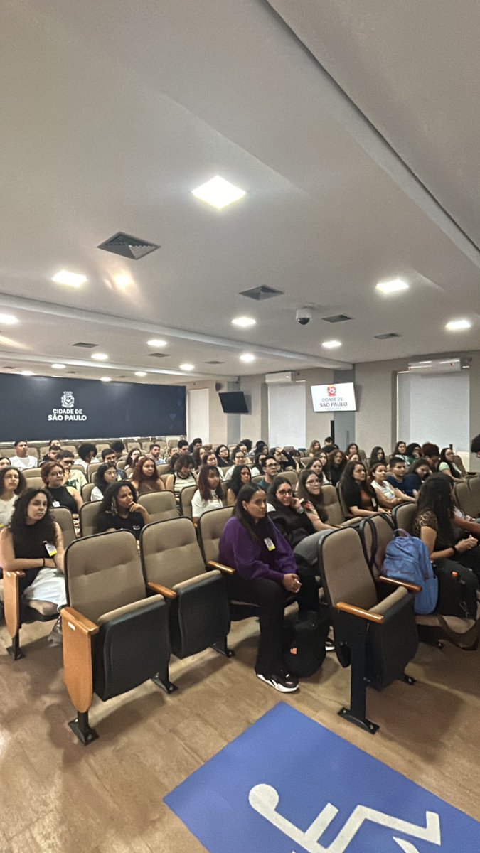 Nesta semana, a turma de "Análise de Política Externa", ministrada pelo Prof. <a href="/OsmanyPorto/">Osmany Porto</a> realizou uma visita à Secretaria Municipal de Relações Internacionais de São Paulo! O curso de Relações Internacionais agradece a parceria com a Prefeitura!