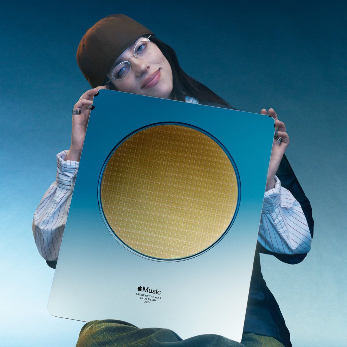 PopBase's tweet photo. Billie Eilish has been named Apple Music’s Artist of the Year. https://t.co/Boy3JdTEF1
