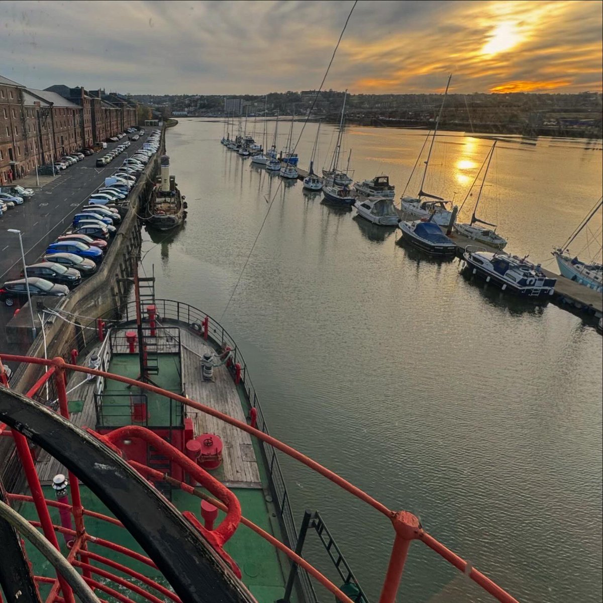 LV21 (@lightvessel21) on Twitter photo #lightship #sunset #LV21 <a href="/DockyardChatham/">Dockyard Chatham</a> #lightship #sunset #LV21 <a href="/DockyardChatham/">Dockyard Chatham</a>