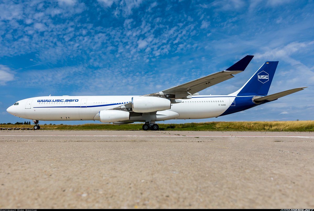 SpottersArg's tweet photo. Parece que Universal Sky Carrier (USC) operará vuelos charter entre Buenos Aires 🇦🇷 y Asunción 🇵🇾 por la final de la Copa Sudamericana.

El Airbus A340-313 de la aerolínea alemana, matrícula D-AUSC, llegaría en las próximas horas a Ezeiza. https://t.co/UMi9inm2RI