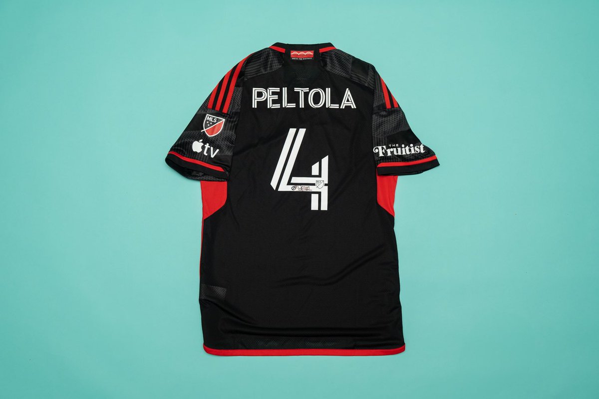 Vielä viikko aikaa osallistua hyväntekeväisyys pelipaitahuutokauppaan! ⚽️✨

Huutokaupan voitot ohjataan TPK:n Tukirahastolle, jonka avulla tuetaan lasten ja nuorten jalkapallon harrastamista! 

huuto.net/haku/sellernro…

#Huuhkajat #Byyri