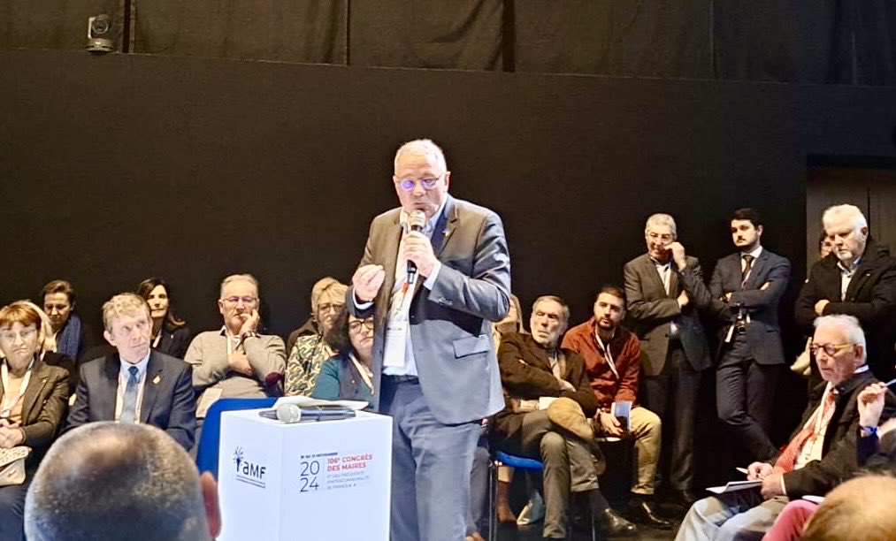 Atelier #IA au congrès ⁦<a href="/l_amf/">AMF | Association des maires de France</a>⁩
Avec ⁦<a href="/michel_sauvade/">Michel SAUVADE</a>⁩ pour que les communes tirent le meilleur de l’IA ! #IA_souveraine #IA_Ethique

Merci <a href="/jacquespriol/">Jacques Priol</a>⁩ ⁦<a href="/BOUDYGuillaume/">Guillaume Boudy</a>⁩ ⁦<a href="/JacquesOberti/">Jacques Oberti</a>⁩  ⁦<a href="/guillaumekasba/">Guillaume Kasbarian</a>⁩

⁦<a href="/ARNiaBFC/">ARNia BFC</a>⁩ ⁦<a href="/bfc_region/">Région Bourgogne-Franche-Comté</a>⁩