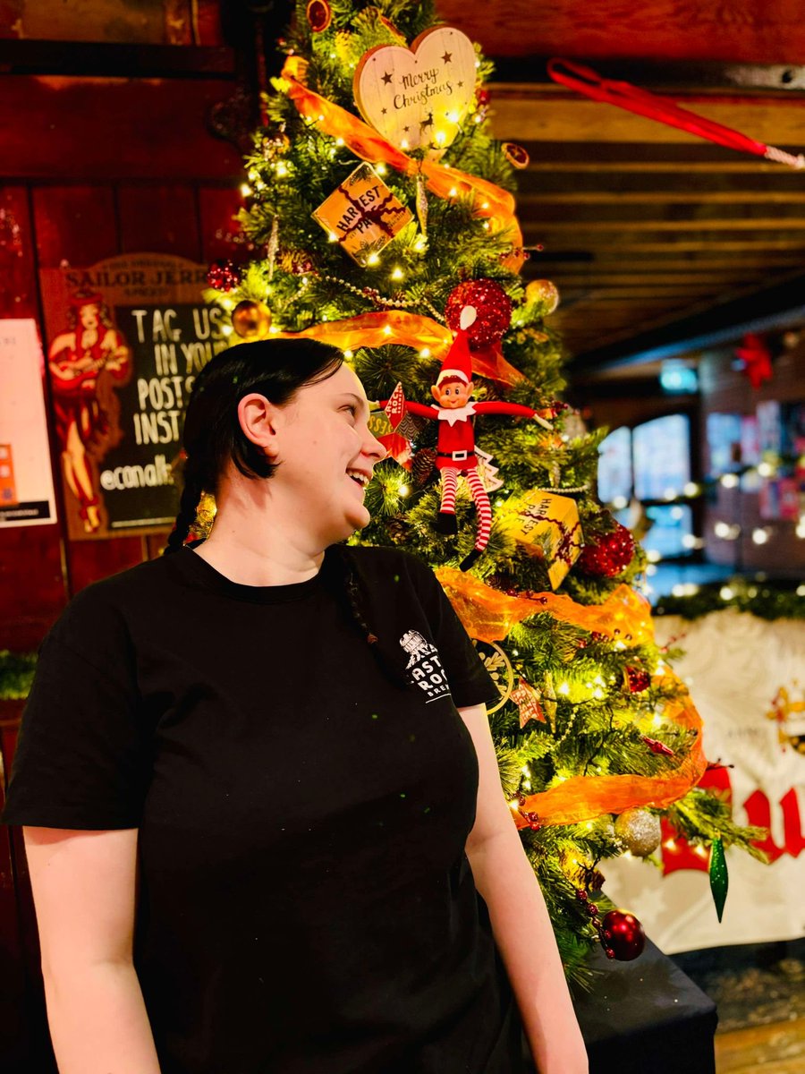 🎄🎅🏼 MEET OUR NEW QUIZ MASTER 🎅🏼🎄

We’ve also got ourselves a brand new quiz master! Meet Daisy – her favourite part of a pub quiz is the picture round 😎

Daisy’s first quiz will be on 17th December from 7pm. It’s 
Christmas themed so come get in the festive spirit 🎄