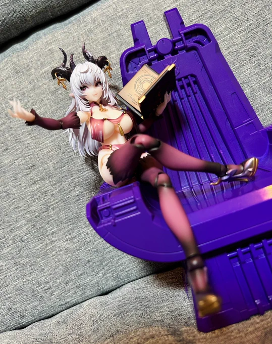 激推しフィギュアメーカーの蝸之殻さんの新作ラスティアさん届いた!!!毎回クオリティ上がっててすげェ…1/12サイズでフェイスパーツだけ見て「美人だ…」って思うこと他じゃ無いしバンドパーツの爪の造形凄すぎる #蝸之殻 