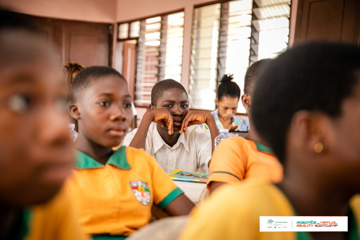 youngandsafeho's tweet image. and what Robotics and Virtual Reality bootcamp is about.
It’s all about equipping students with the creativity and skills to build the future—from coding robots to navigating virtual worlds.
Stay tuned for live updates!
#RoboticsBootcamp #ADayInVR #HealthyCities4Adolescents