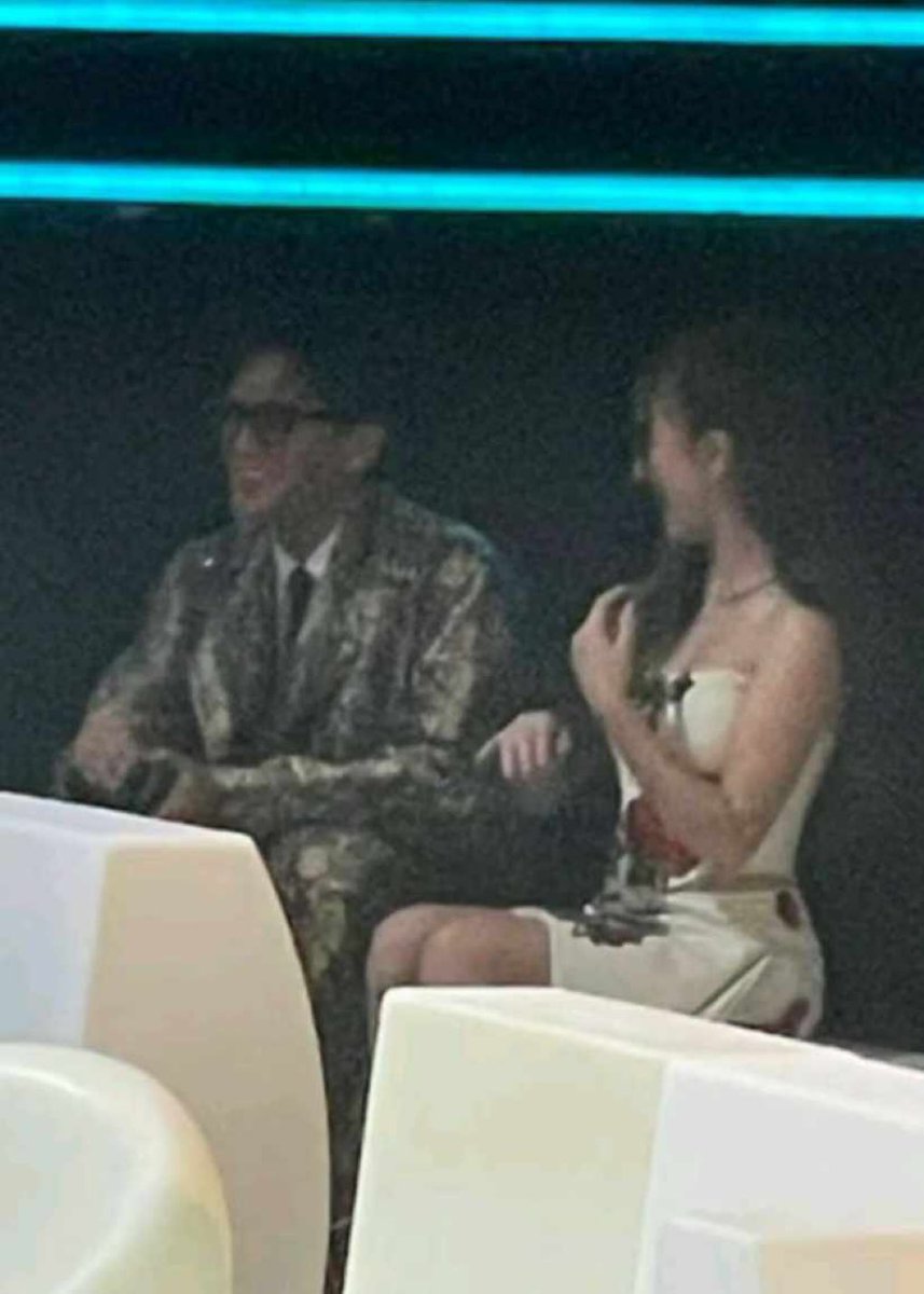 _strwbvrrii's tweet photo. hoyyy? ang saya nyo dyan ah

JARFYANG ON MMA https://t.co/kUc8lRwF4P