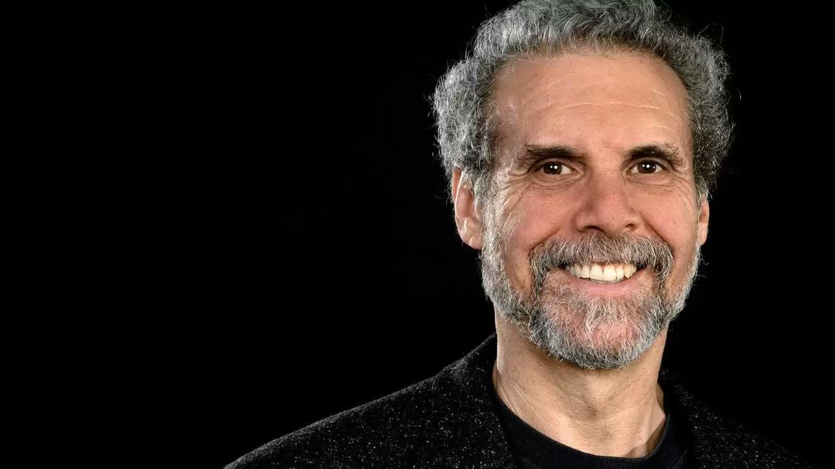 InnerFireWriter's tweet image. This is Daniel Goleman

He’s a Harvard-trained psychologist who popularized emotional intelligence

Google, Amazon and Bank of America use his leadership training

If you’re socially awkward, his 5 ideas will make you more charismatic: