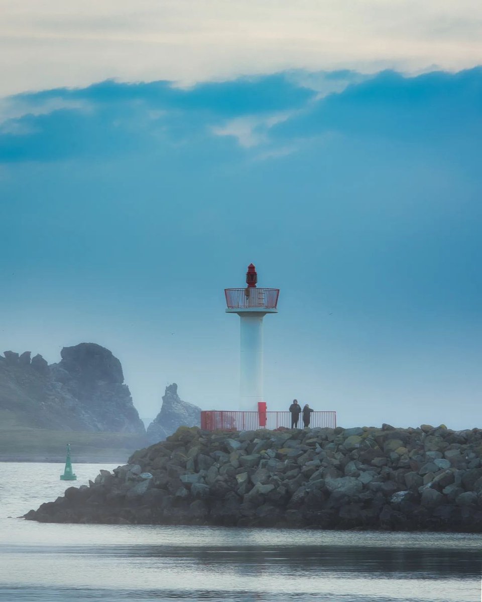 Misty mornings in #Howth 🌊

🫖 Start the day with a cuppa in Bodega Coffee
🥾 Soak in the views along the Cliff Path Loop
🎁 Nab some Christmas gifts in <a href="/HowthMarket/">Howth Market</a>
🍽️ Bring your furry friend for a meal in The Dog House

📸 wedding.photographer.ireland [IG]

#WinterInDublin