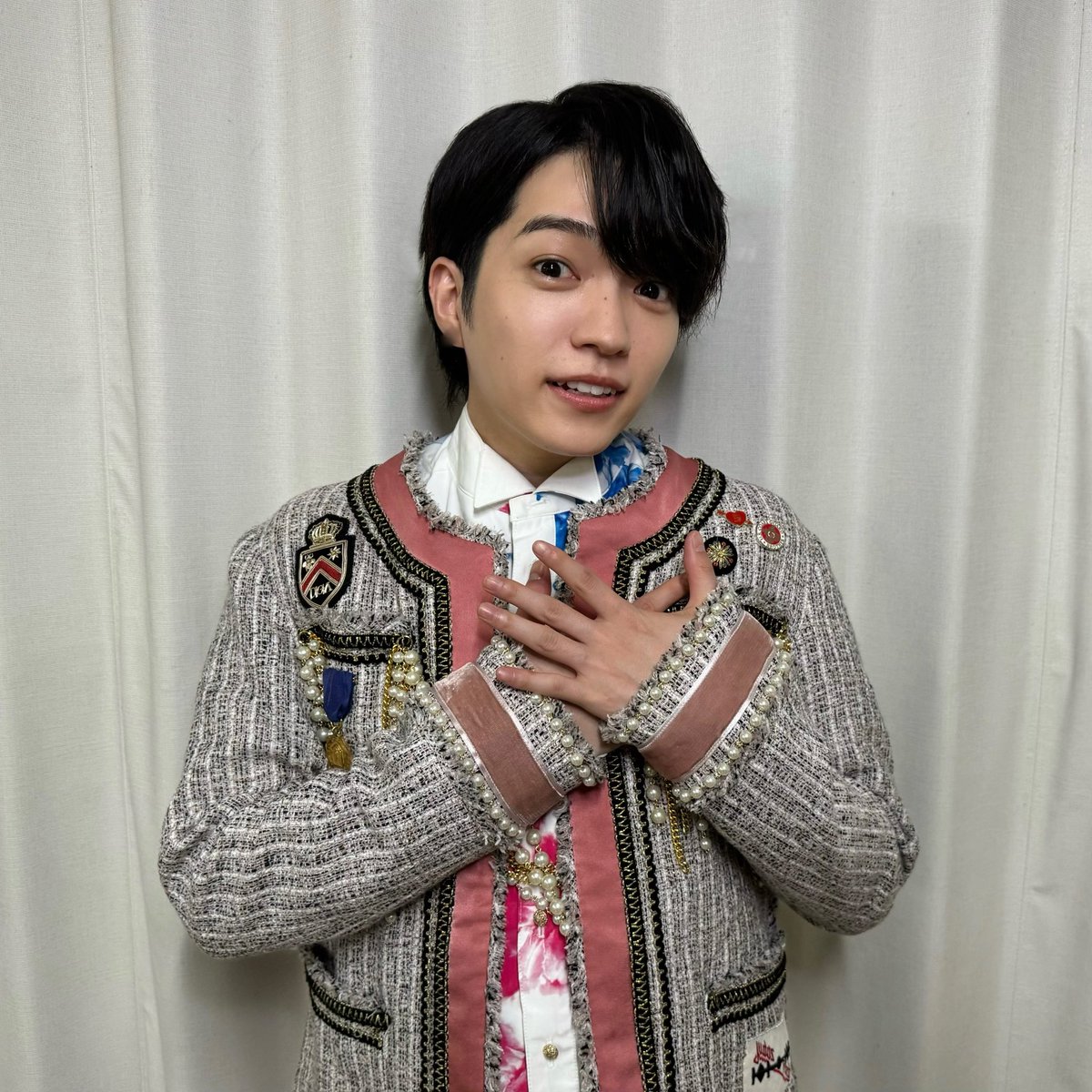 728_Storm's tweet photo. ＼📱音楽配信開始まであと少し🎧／
🤍「ありがとう心から / 勇気100%」🥷

🎵11/22(金)0:00より配信スタート🎵

#ありがとう心から
#西畑大吾 のオフショット👦🏻📸

詳細はこちらからチェック🔗
▶︎ https://t.co/vwAg9rQZaG

iTunes予約注文
▶︎ https://t.co/ftSoDRZQaT

#なにわ男子 
#勇気100パーセント