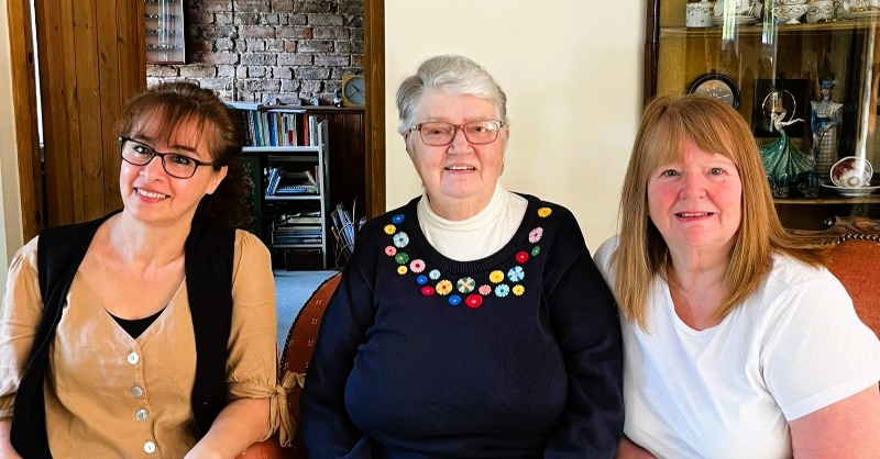 mndassoc's tweet photo. Judy, who has #MND, has created a 2025 Carer’s Calendar together with her carers, Yvonne and Massy, raising money for the MND Association. 

Having a passion for baking, Judy has put together a Carer’s Calendar featuring delicious recipes for people to try.

🍰 #CarersRightsDay