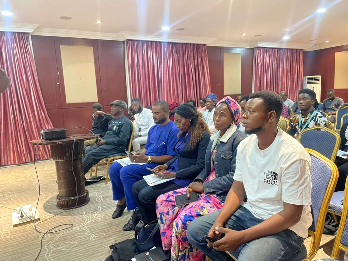 partnersnigeria's tweet image. #Ongoing 
PWAN is holding a Media Town-hall Meeting on 'Human Rights, the Police Act 2020, and Regulations' with support from the Foreign Commonwealth Development (FCDO), in the FCT.

This town hall meeting aims to educate the media on mainstreaming the Police Act 2020 into their
