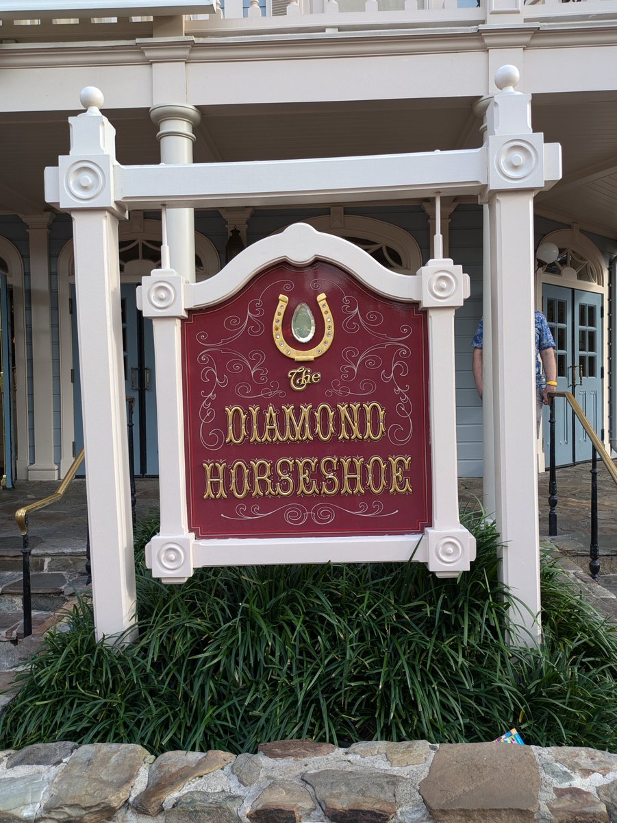 JotterParks's tweet photo. Time for our annual Thanksgiving dinner at the Diamond Horseshoe at Magic Kingdom! https://t.co/Fw4RqHDzWN