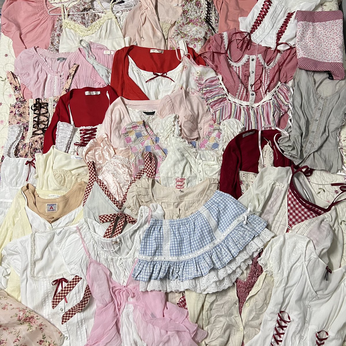 สวัสดีค่ะ 🥺 ช่วยรีทวิตให้เราหน่อยได้มั้ยคะ 🥺
รี+ปักลด9บาท 
ค่าส่ง40
ลงวันอาทิตย์ที่ 24/11/67 มีเยอะกว่าในรูปมาก ๆ

#เสื้อผ้ามือสอง #ส่งต่อเสื้อผ้า #เสื้อผ้ามือ2 #เสื้อผ้ามือสองราคาถูก #เสื้อผ้ามือสองสภาพดี #ส่งต่อเสื้อผ้ามือ2 #ส่งต่อเสื้อผ้ามือสองสภาพดี