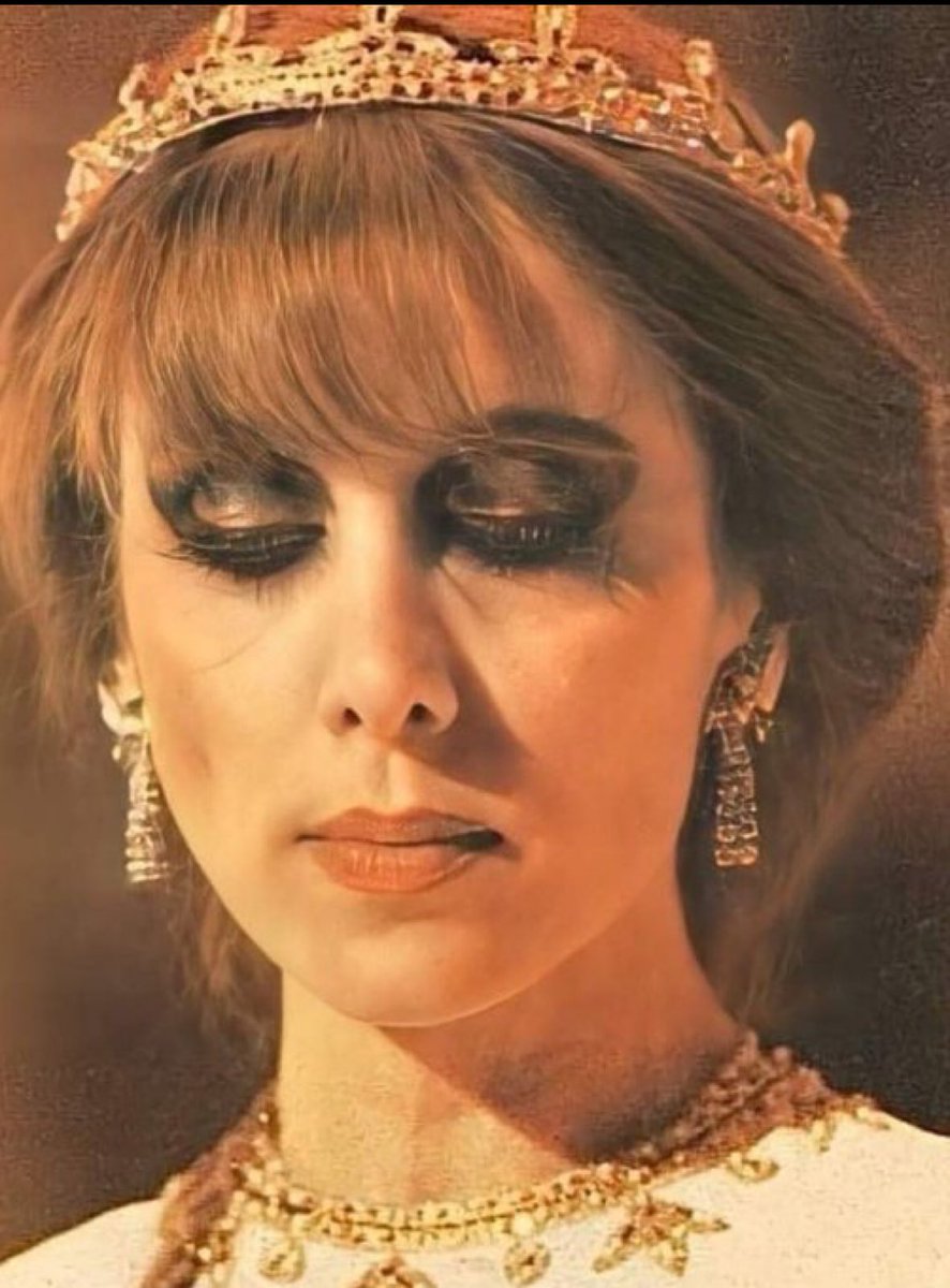 عيد ميلاد فيروز هو عيد ميلاد لبنان الجميل ، هي من غنت الوطن والحب والانسان. هي من جعلت للألحان أرقى المعاني وهي من عاشت في قلوبنا  ودمائنا ووجداننا وفي أرزنا وبحرنا وجبالنا. لن نقول عقبال ال ١٠٠ سنة لأن فيروز تعبش في القلوب لملايين السنين .. كل عام وفيروزتنا الحبيبة بألف خير ❤️