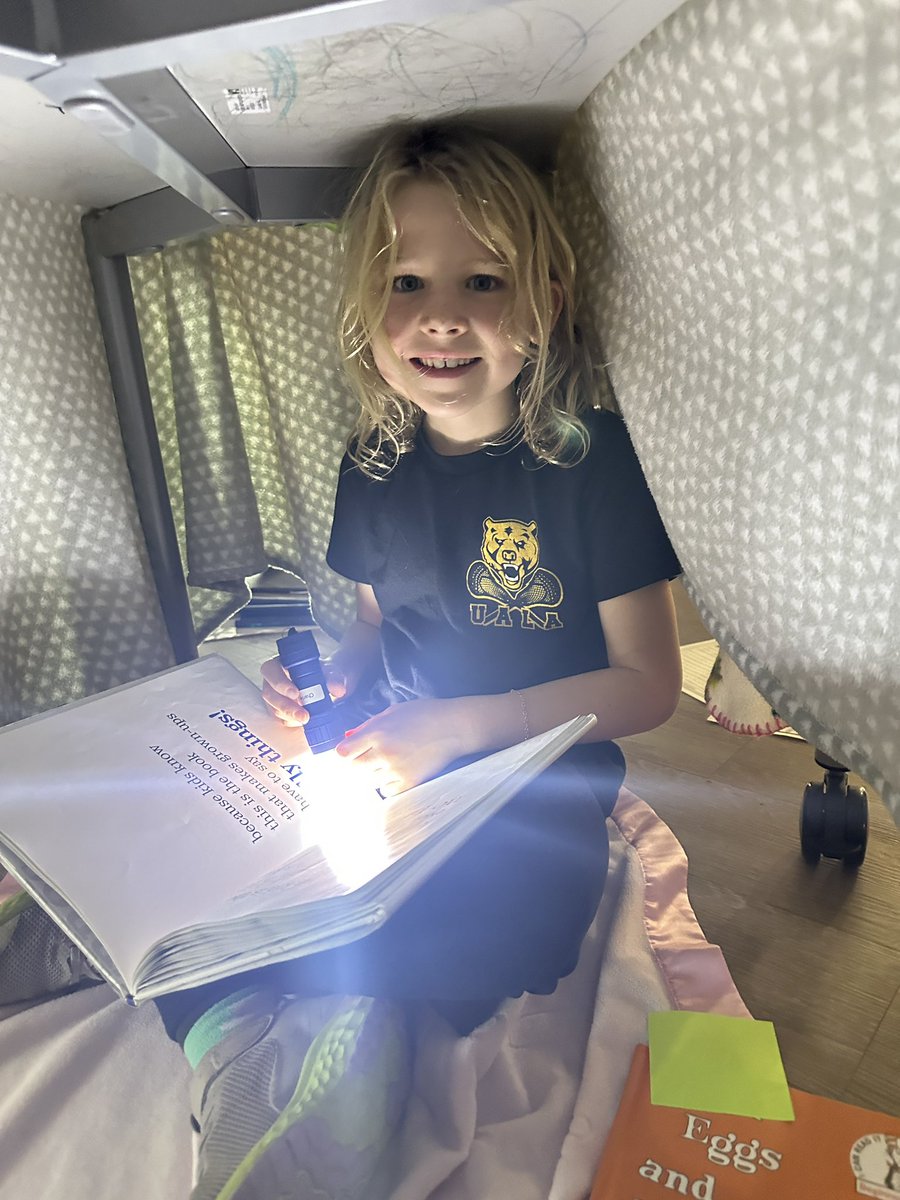 kwithmrsbrown's tweet photo. We had a fun reading camp out yesterday by making blanket forts and reading with flashlights! 🔦 ⛺️ 📚 @greensview_elem #uaschools #firstgrade https://t.co/IltWcON7L5