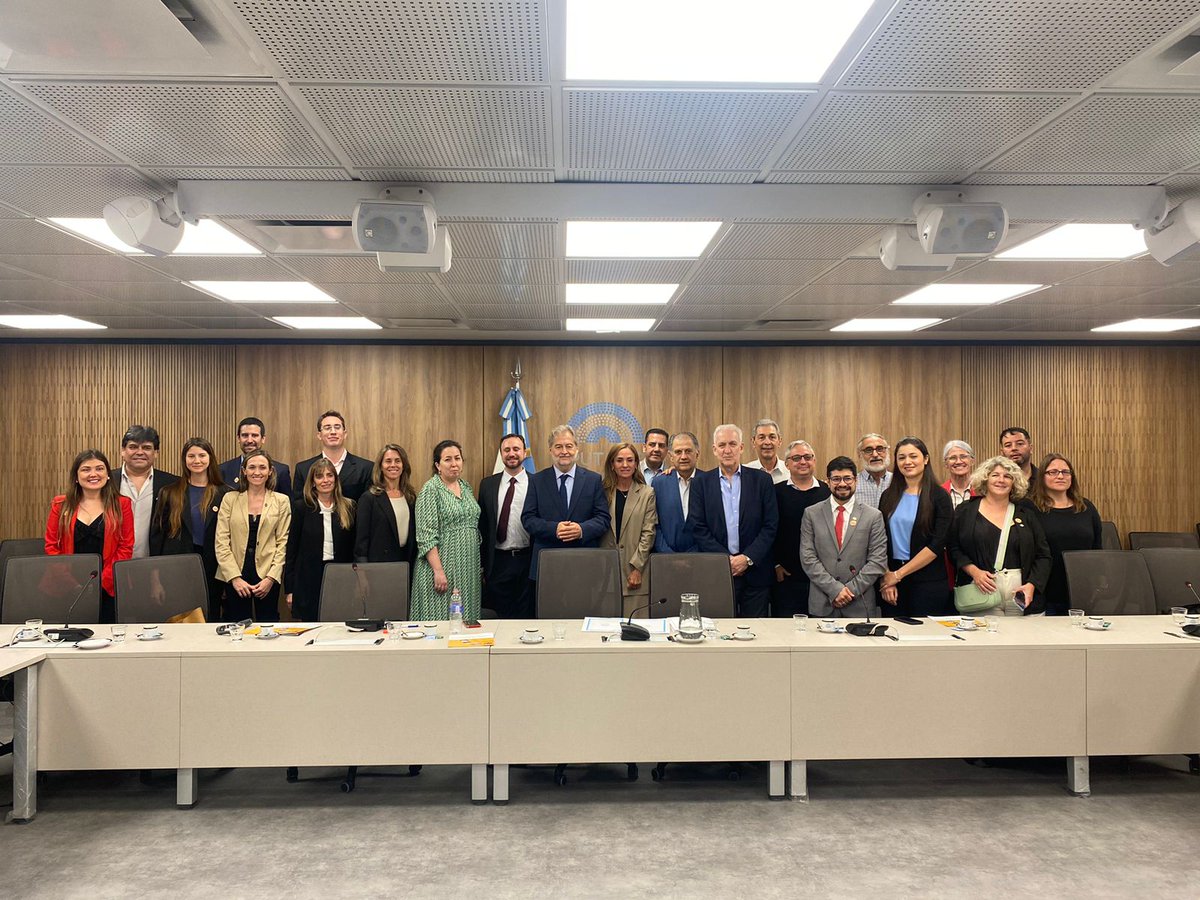 FAOArgentina's tweet photo. #FAO fue invitada a una reunión de Comisión del MERCOSUR que busca reactivar el Frente Parlamentario Contra el Hambre en América Latina y el Caribe

El frente, activo en otros países de la región, busca poner a la agenda alimentaria como prioridad legislativa, mientras que FAO
🧵 https://t.co/vj9UuqRQ1E