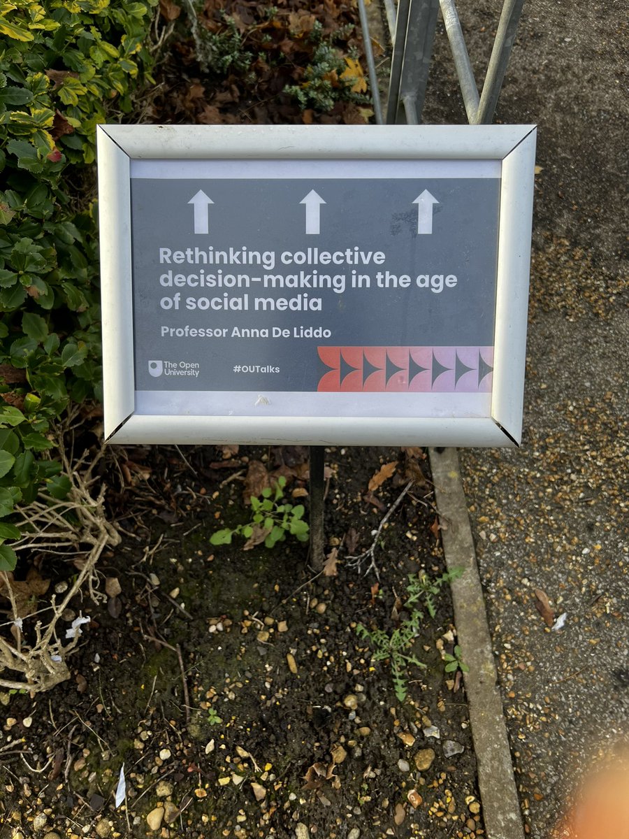 retnolaras's tweet image. Inaugural Lecture by my brilliant PhD supervisor, Professor Anna DeLiddo, on rethinking collective decision-making.  Always so inspiring ❤️ @OpenUniversity #OUTalks #OUResearch