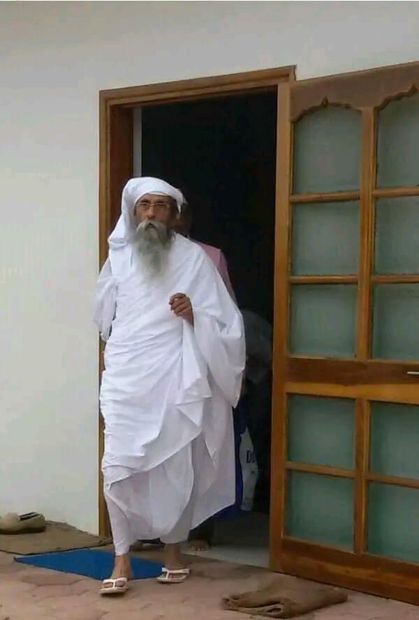 jairam yadav 
जयगुरुदेव 
दया धर्म धारें नर नारी 
#खान_पान_हो_शाकाहारी