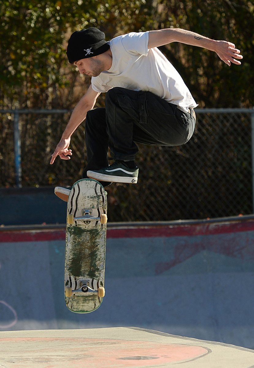 Perfection: the weather and the jump. Go to theday.com/local-news/202… for the story. <a href="/thedayct/">The Day</a>