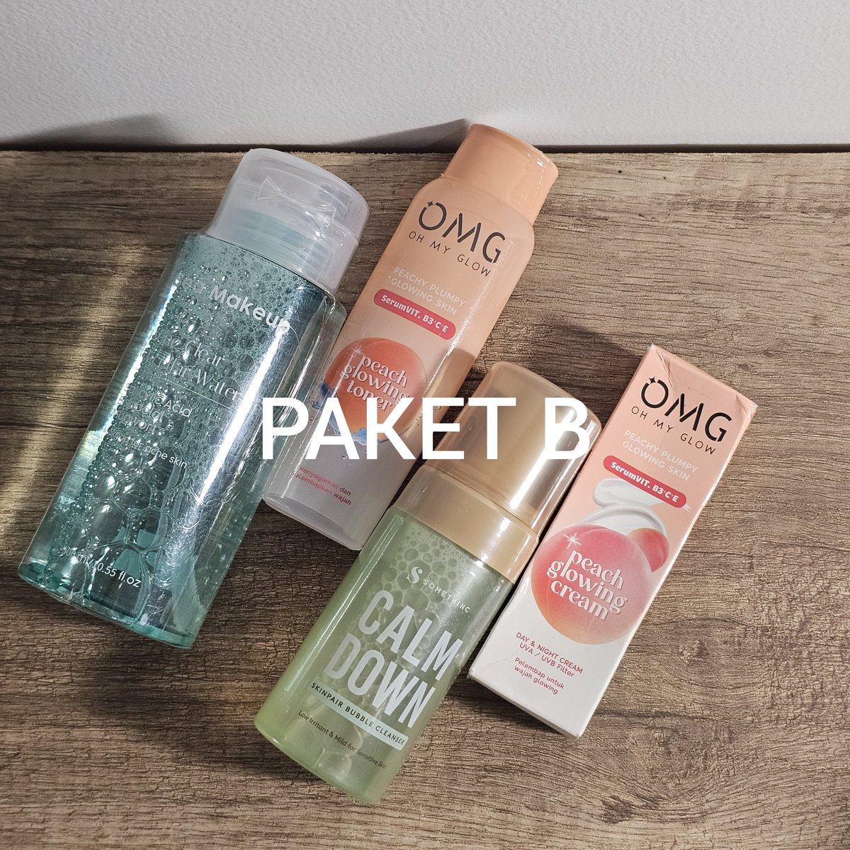 giveaway alert 🚨

rules:
• follow <a href="/vosmeyu/">Kalè 🪐</a> 
• like &amp; rt tweet ini
• komen mau paket yang mana + domisili

akan diumumin tgl 28 nov ya!
free ongkir 🫶🏻

#giveaway #zonauang