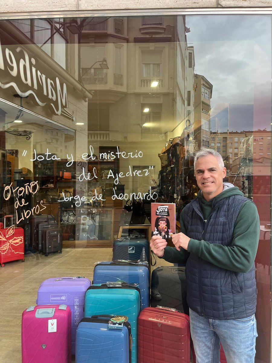 Otoño de libros en el Paseo de las Cien Tiendas.