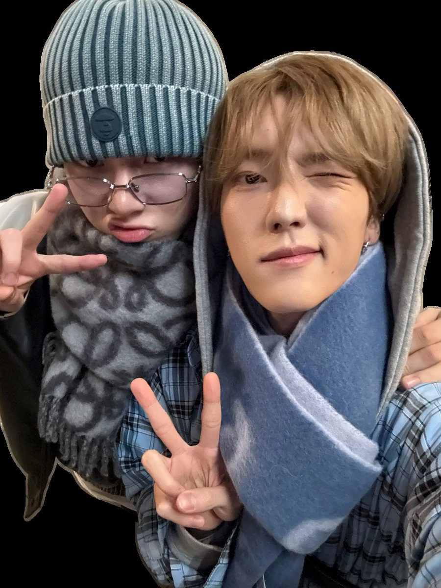 OmegaX_members's tweet photo. [#OX]

겸훈 🩵💙
 
#OMEGA_X #오메가엑스 
#정훈 #JUNGHOON https://t.co/JFt2uL82h3