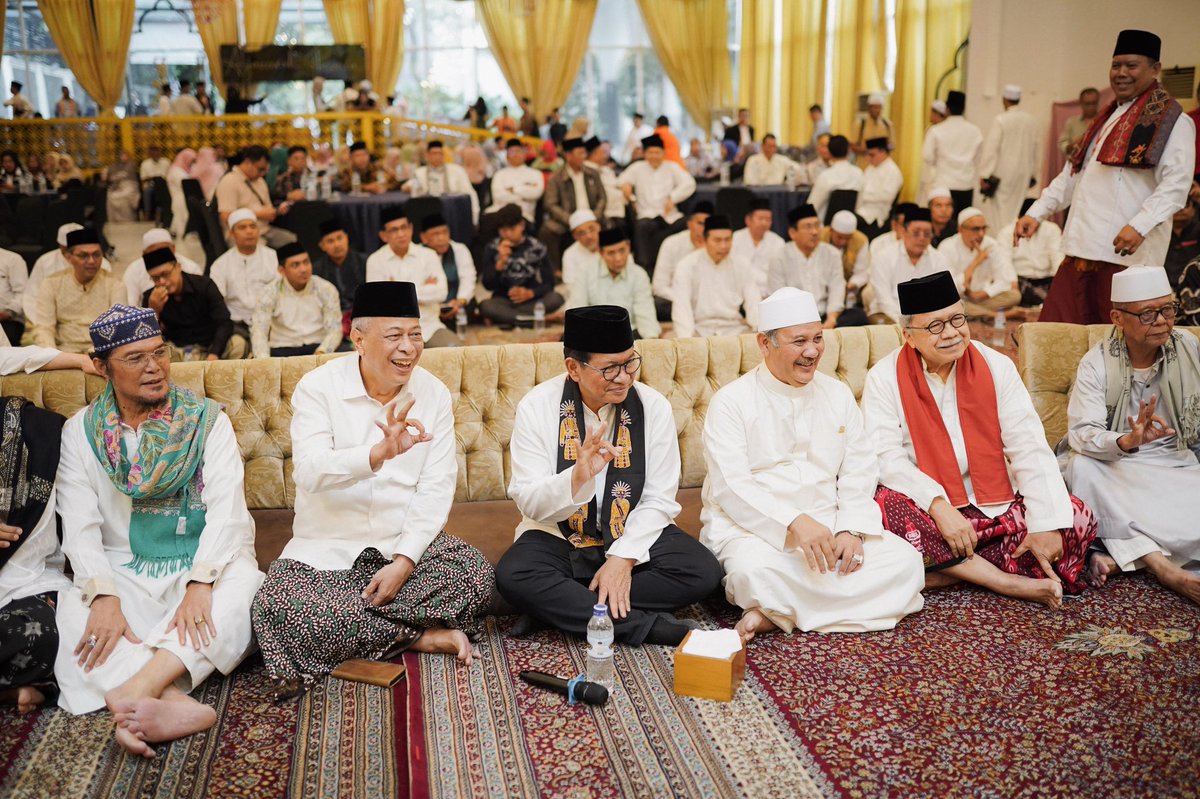 Bang Foke, atau Fauzi Bowo mantan Gubernur Jakarta 2007-2012, menitipkan harapan Forum Ulama Habib (FUHAB) Jakarta kepada Mas Pram dan Bang Doel. 

InshaAllah apabila dapat amanah, hubungan pemerintah dengan ulama-umaro bisa terbuka, transparan, dan melahirkan manfaat baik bagi